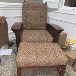 Mission Style Chair With Matching Ottoman And 2 Matching Pillows