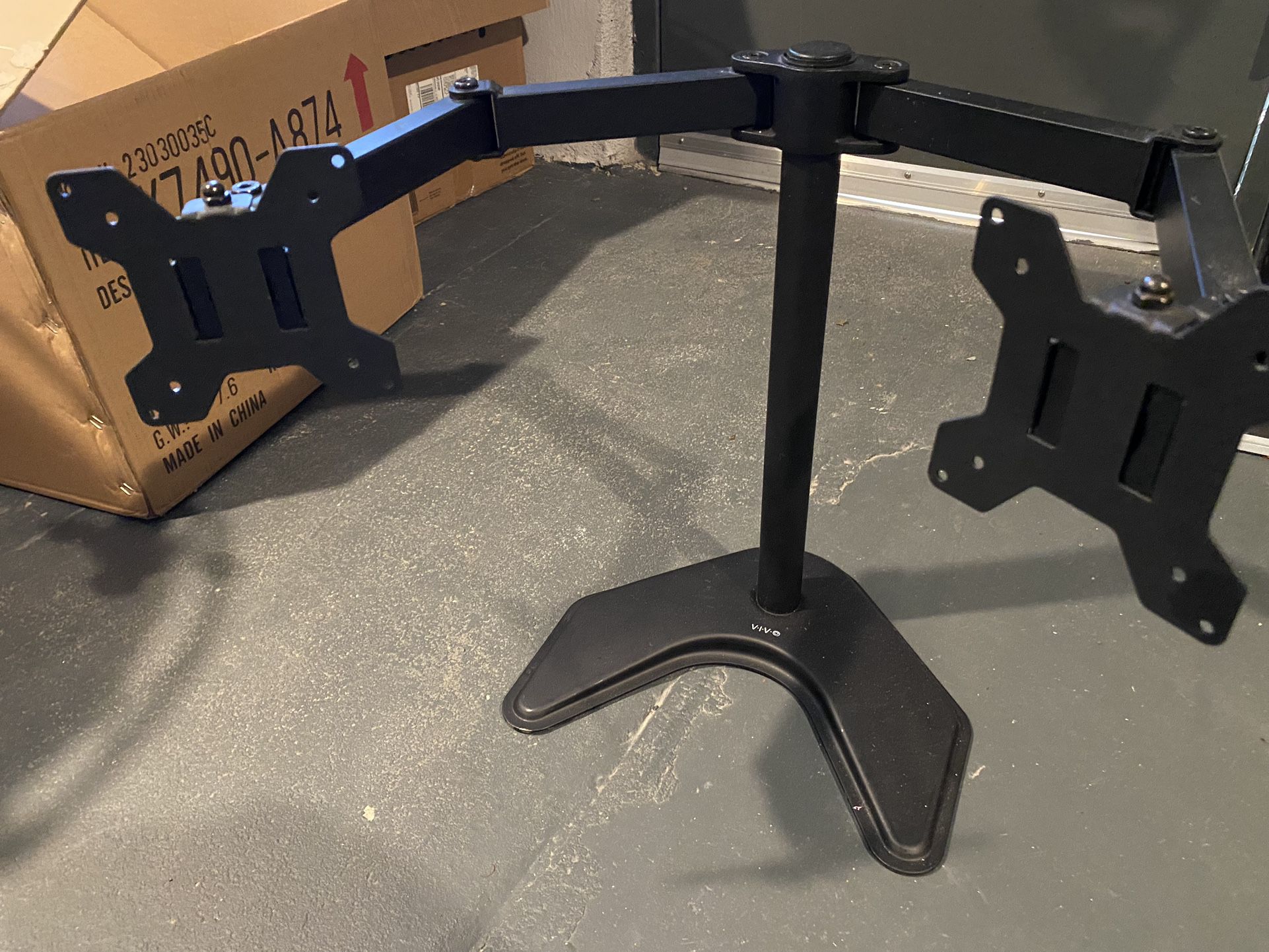 Dual monitor Stand