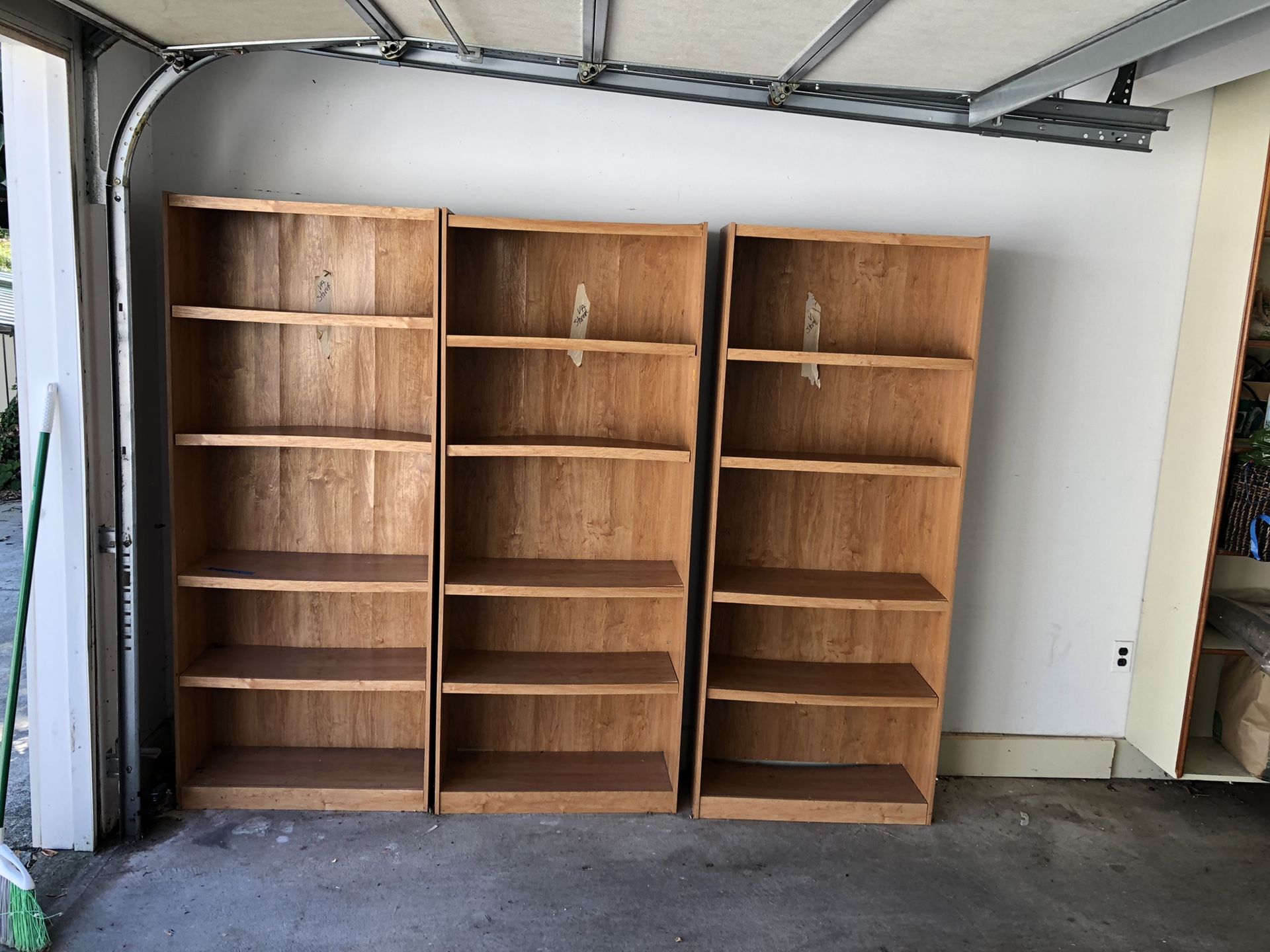 3 Free Bookcases