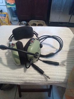 Pilot HeadPhones & Microphone..
