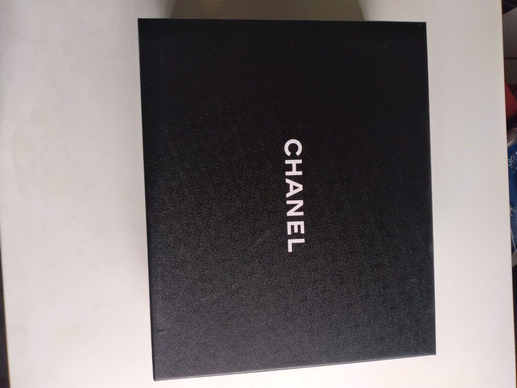 Chanel Complete Gift Box 3 Pcs for Sale in Miami Beach, FL - OfferUp