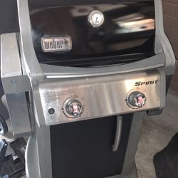 Very Clean Weber Spirit Grill BBQ Small 2-Burners