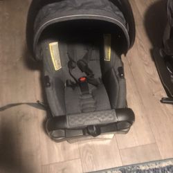 Graco Infant Car Seat And Base Dark Gray