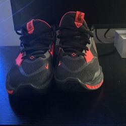 Nike Kyrie Low 5 Size 9.5