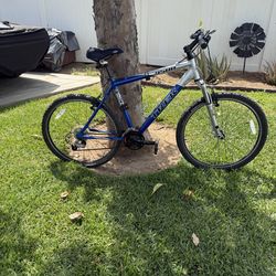Trek 4500 Mountain Bike