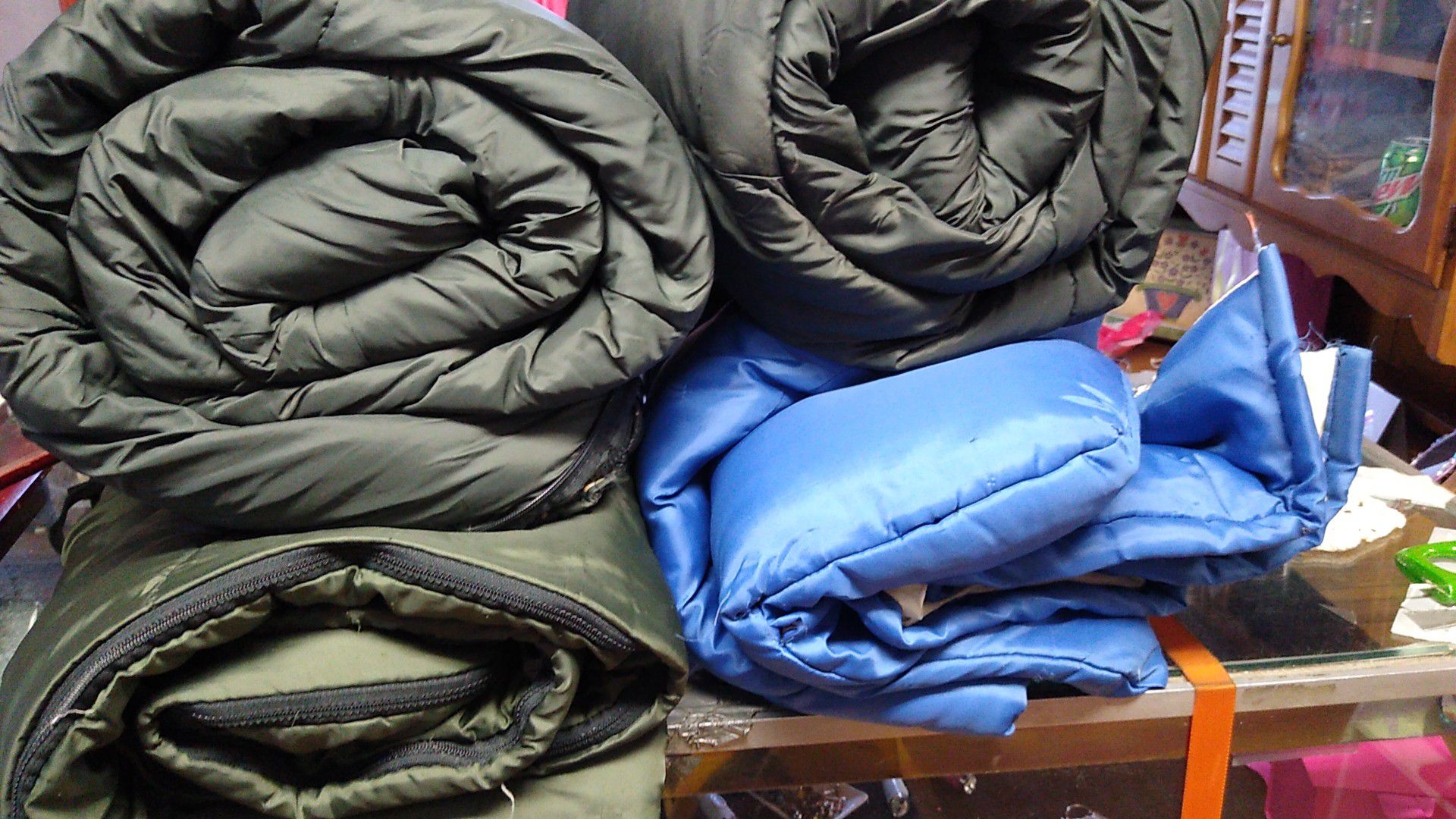 4 sleeping bags,( price is for the price of one )