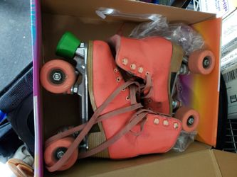 ROLLER SKATES