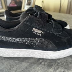 New Girls Size 2 Black Puma Sneakers