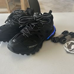 Balenciaga Tracks Size 6