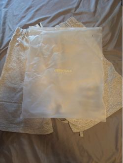 Brand new ESSENTIAL shorts size L