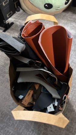 7/11 Bag of leather/faux leather/textile scraps