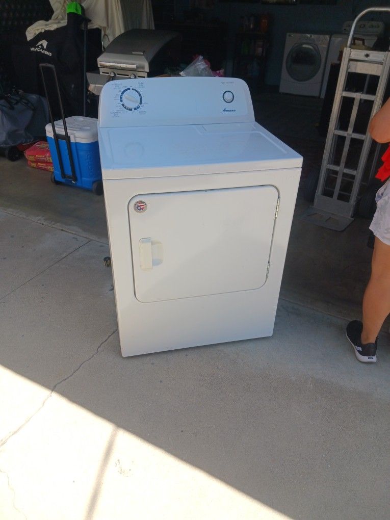 Amana Large Capacity Dryer has New Timer Dial Works Good