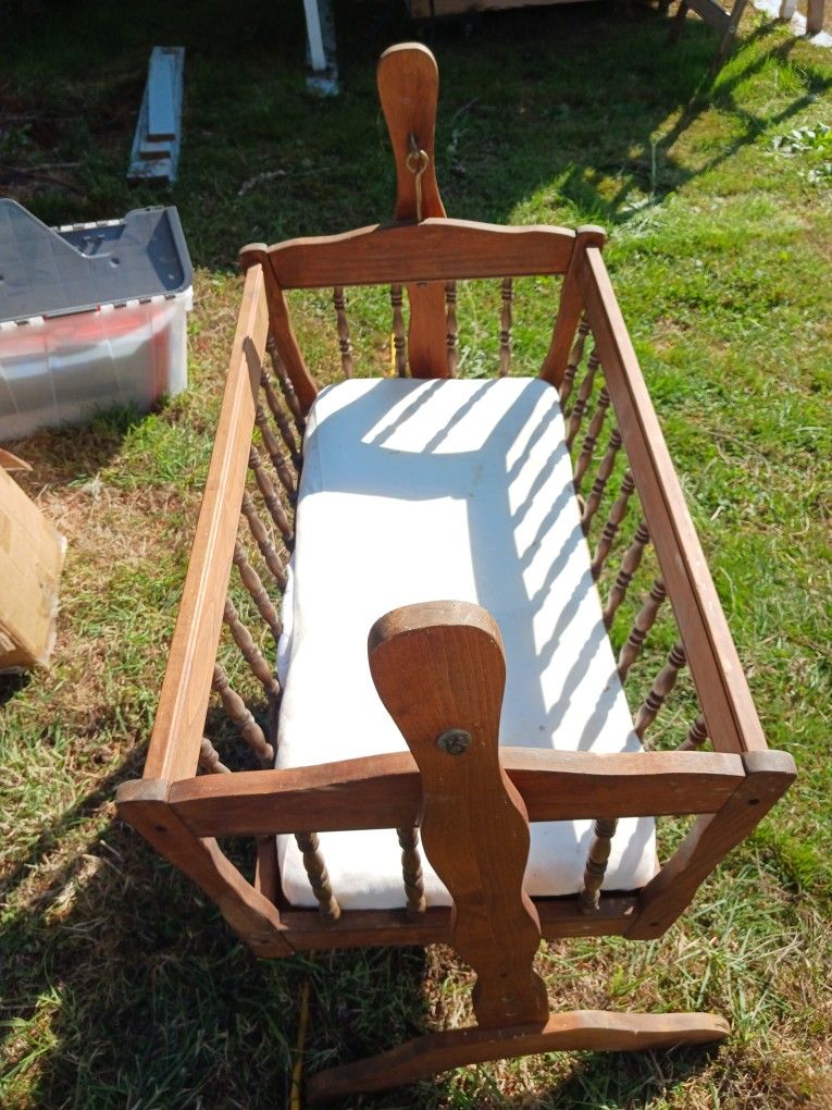 A Old Time Baby Crib