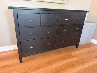 8 drawer Hemnes Dresser