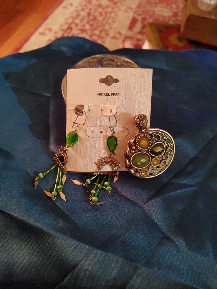 Green Earrings! and Multicolored Charm.