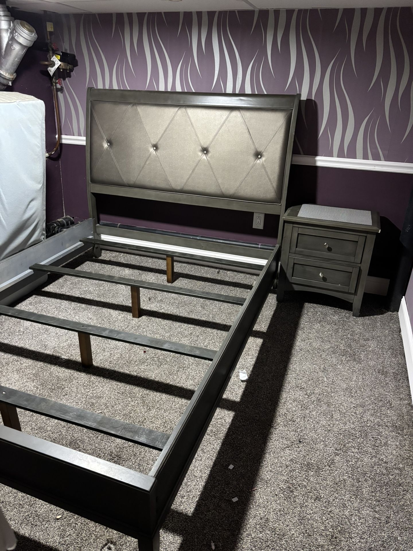 Full Size Bed Frame And Table