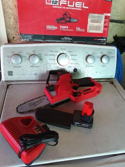 Milwaukee
M12 FUEL 6 in. 12V Lithium-Ion Brushless Battery HATCHET Pruning Saw Kit w/4.0 Ah Battery, Charger