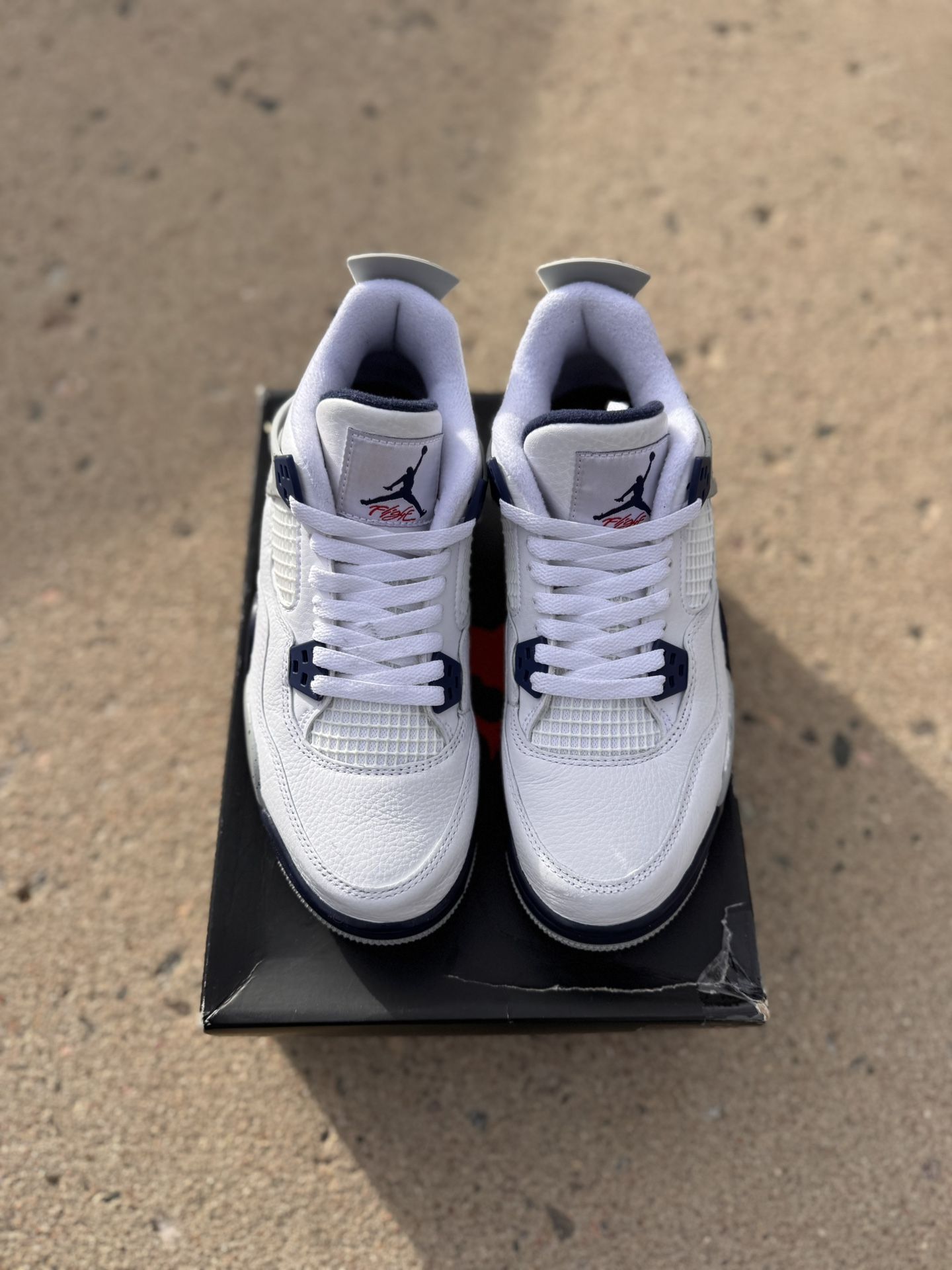 Jordan 4 “Midnight Navy”