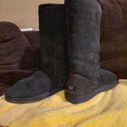 Tall UGGs size9  great condition