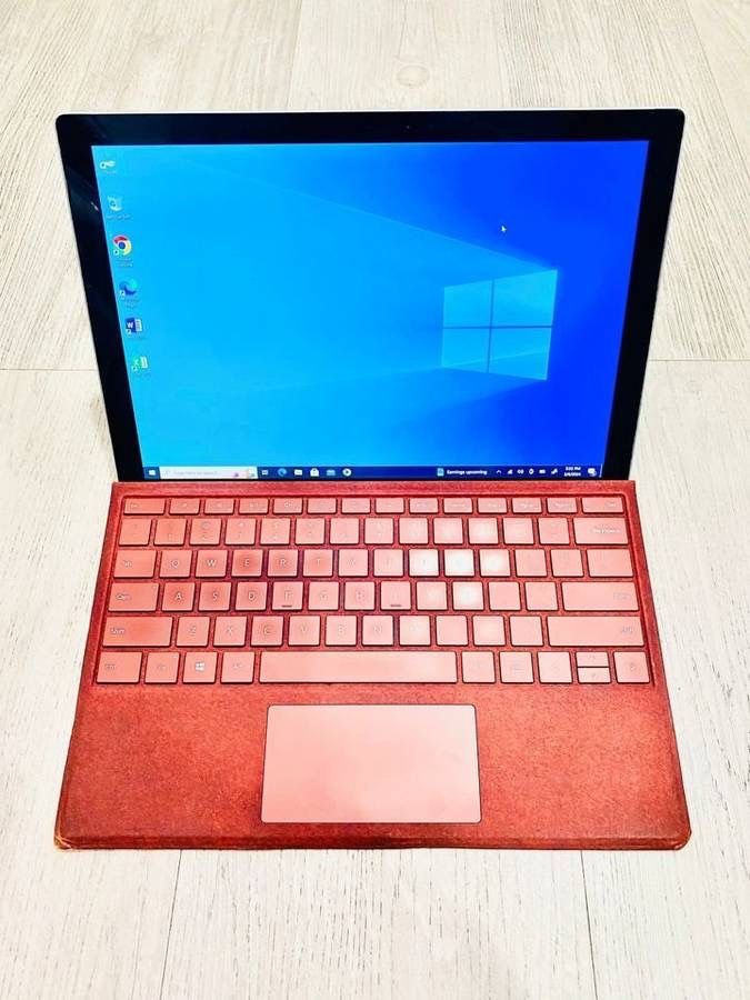 Microsoft Surface Pro 5 (i7-7660U, 2.50GHz, 16Gb RAM, 512GB SSD)