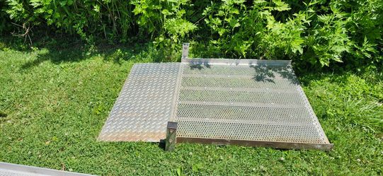 Handicapped wheelchair ramp