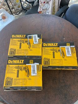 DEWALT 7.8 Amp Corded 1/2 in. Variable Speed Reversing Drill