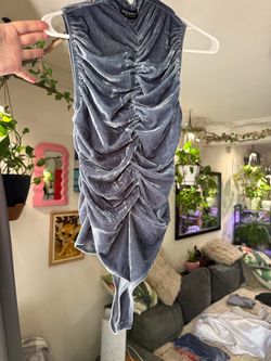 Liz & Sara Gray Velvet Ruched Dress – Size Medium