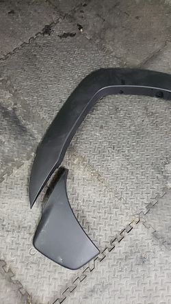 Toyota Tacoma (2012-2015) Drivers side bumper and fender flare oem.