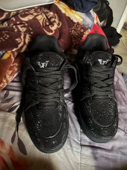 Selling LV trainers