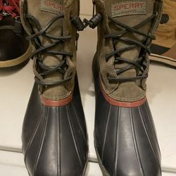 Woman’s Sperry Winter Boots Size 9.5