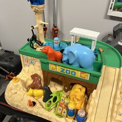 Fisher Price Little People Zoo #916 ,1985