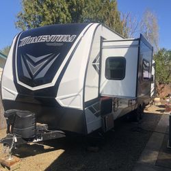 36’ grand design momentum 2022 toy hauler 31 G class
