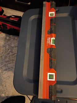 Milwaukee
24 in. Concrete Screed Level