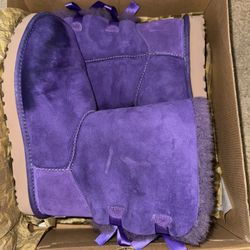 Women’s purple UGGs