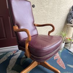 Executive Desk Chair