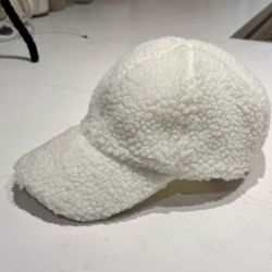 Anthropologie white fuzzy baseball cap 🧢❄️