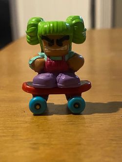 Tech deck dudes “Dudette”