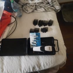 Home haircutting with wahl trimmers and accessories firm price $45 pick up only 
