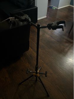 Hercules double guitar stand