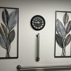 Metal Walk Decor