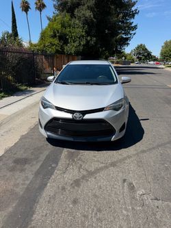 2018 Toyota Corolla (clean title)