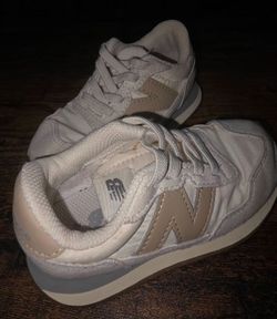 Toddler New Balance 574 Beige/Cream Shoes – Size 8C