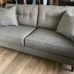 Mid Century Modern Couch + 2 Pillows!!