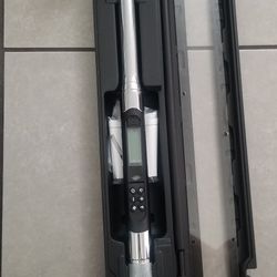 Torque wrench 