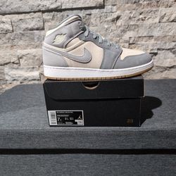 Jordan 1 Mid