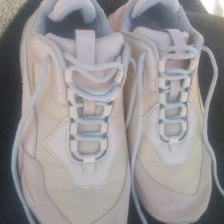 PUMA Thunder Desert Size 5.5