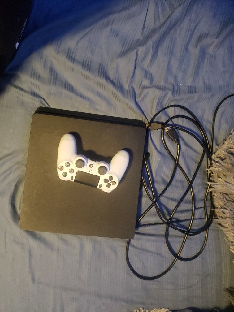 Playstation 4 Slim With Controller+cords
