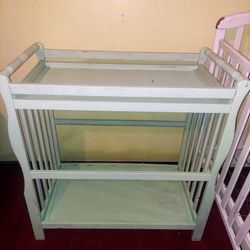Oak Baby Crib ,dresser AND CHANGING TABLE CAN DELIVER OKC AREA 30