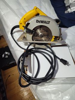 DeWalt Corded Circular Saw