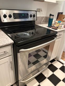 GE Profile Stainless Electric Range w/ Convection Oven – Fully Working